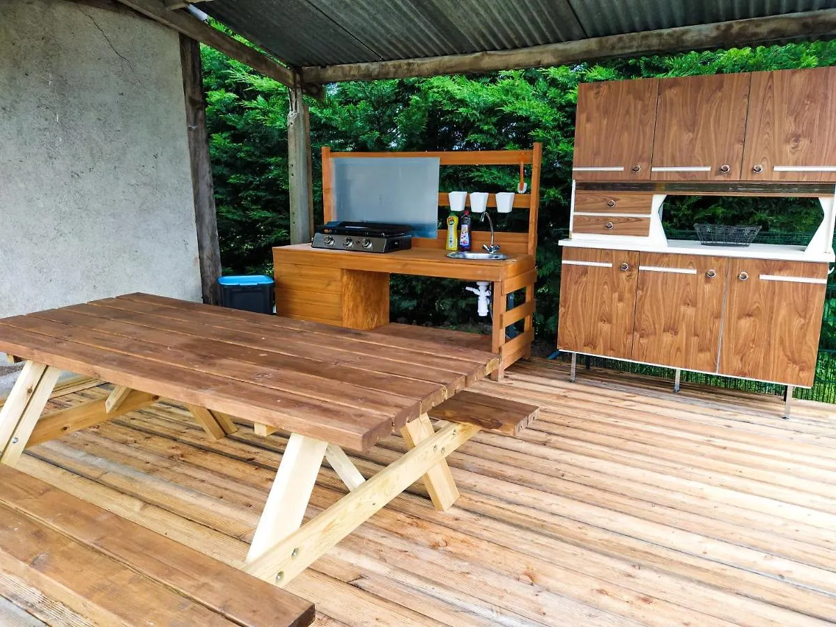 Bed & Breakfast Gite Les Grandes Menieres Proche Du Pal Le Donjon