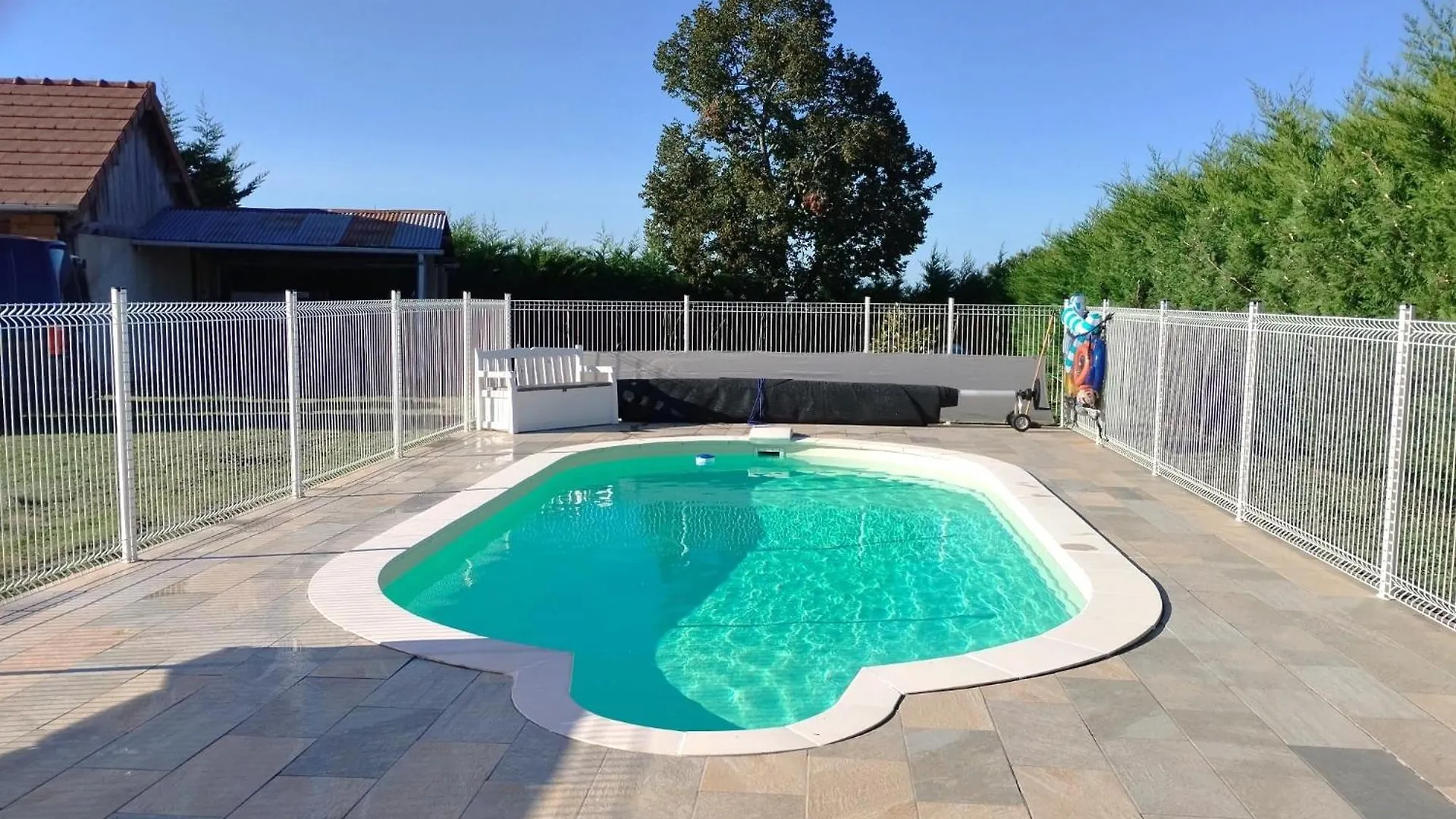 Bed & Breakfast Gite Les Grandes Menieres Proche Du Pal Le Donjon France