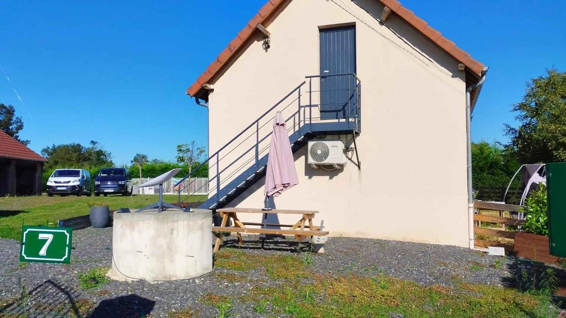 Bed & Breakfast Gite Les Grandes Menieres Proche Du Pal Le Donjon